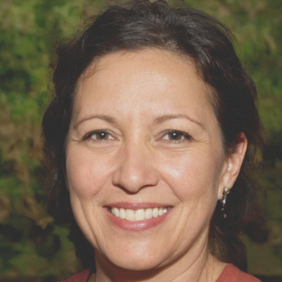 Esperanza Villareal, Directora de Metodología Financiera